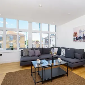  Apartment Panther House By Oval United Kingdom
